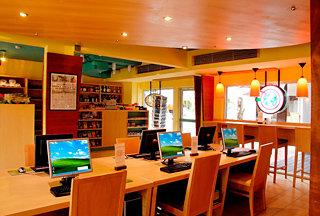 Talay Karon Beach Resort,